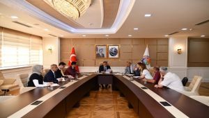 Vali Gürel, vatandaşları dinlemeye devam ediyor