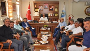 AK Parti Teşkilatından MHP'li Başkan Dönmez'e ziyaret