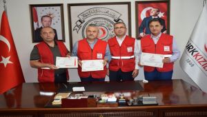 AK Partili vekiller kurbanlarını Kızılay'a bağışladı