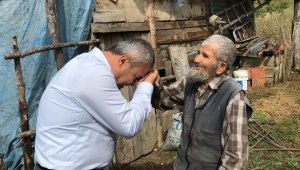 Milletvekili Ünal'dan 105 yaşındaki Salim Karaçam'a ziyaret