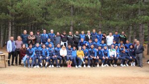 Karabükspor'a Safranbolu Kent Ormanı'nda moral yemeği
