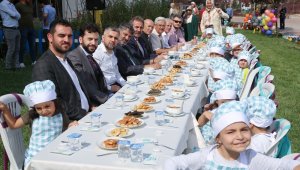 Minikler ellerden anaokulunda aşure ikramı