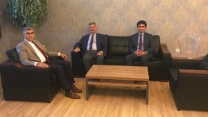 Vali Gürel Sandalye Fabrikası hakkında bilgi aldı