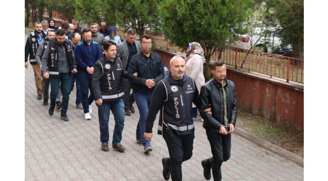 Karabük merkezli 3 ilde FETÖ operasyonu: 4'ü aktif 5 polis adliyede