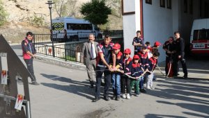 Özel çocuklar itfaiyeyi ziyaret etti