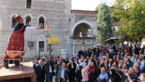Safran Festivali kortej yürüyüşüyle başladı