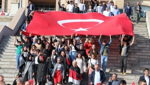 Ülkü ocaklarından 'Cumhuriyet' yürüyüşü