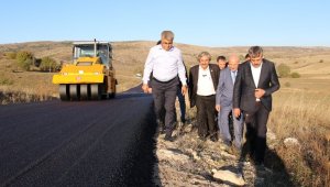 Vali Gürel, asfalt çalışmalarını yerinde inceledi