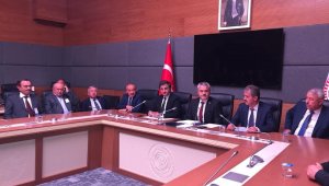 AK Partili vekiller muhtarları ağırlamaya devam ediyor