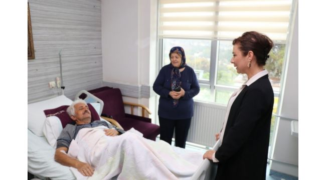 Başkan Köse hastaları ziyaret ederek moral verdi