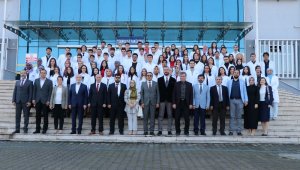 Diş hekimi adayları önlüklerini giydi