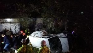 Ehliyetsiz ve alkollü sürücünün kullandığı araç devrildi: 2 yaralı
