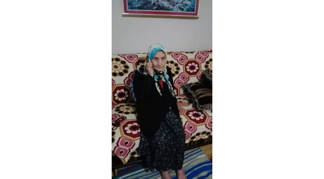 Ezanı dinlerken 3.kattan düşen yaşlı kadın öldü