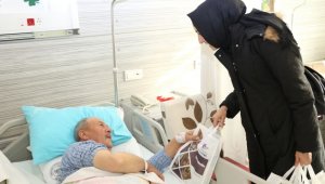 Hastalara moral ziyaretleri
