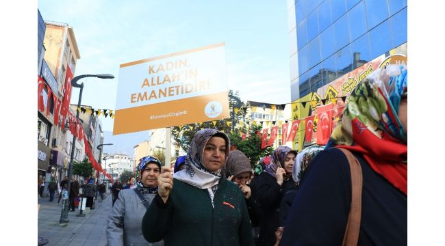 Kadına şiddeti panoya yazdılar