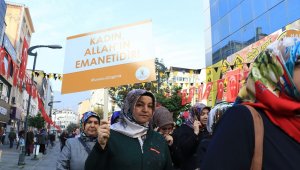 Kadına şiddeti panoya yazdılar
