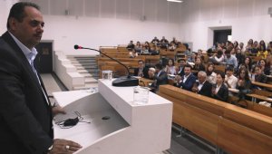 Özçelik-İş'ten üyelerinin 800 çocuğuna burs