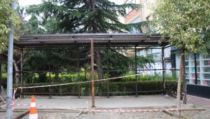 Safranbolu'da ayakkabı boyacıları için lostra salonu