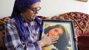 Şehit Aybüke öğretmenin annesi Zehra Yalçın: