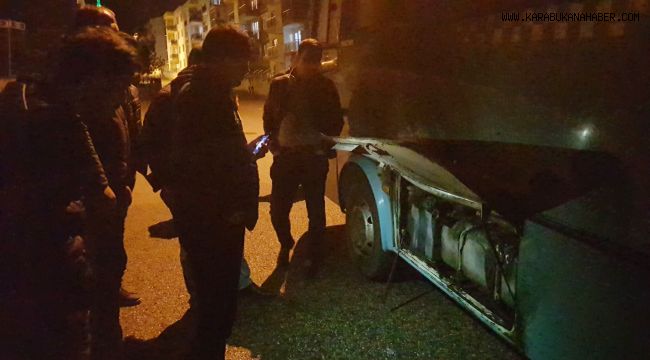 Seyir halindeki halk otobüsü alev aldı