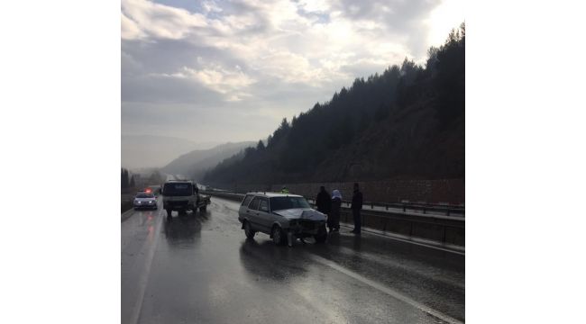 Sürücü kursu aracına arkadan çarptı: 2 yaralı