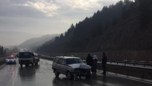 Sürücü kursu aracına arkadan çarptı: 2 yaralı
