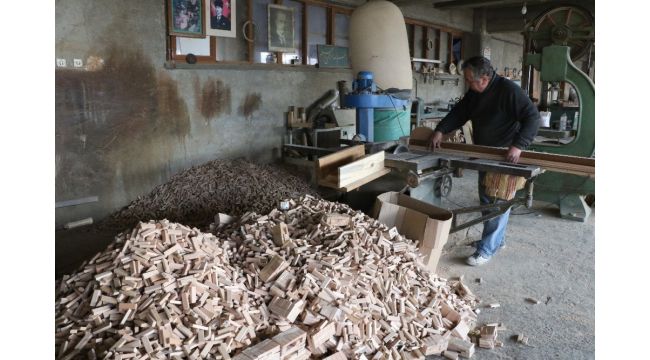 Atık malzemelerden tescilli oyuncak ürettiler
