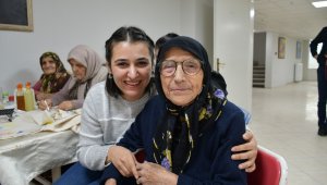 Huzurevi sakinlerine moral
