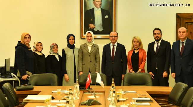 Kadın ve Demokrasi Derneğinden Kardemir’e Teşekkür Ziyareti