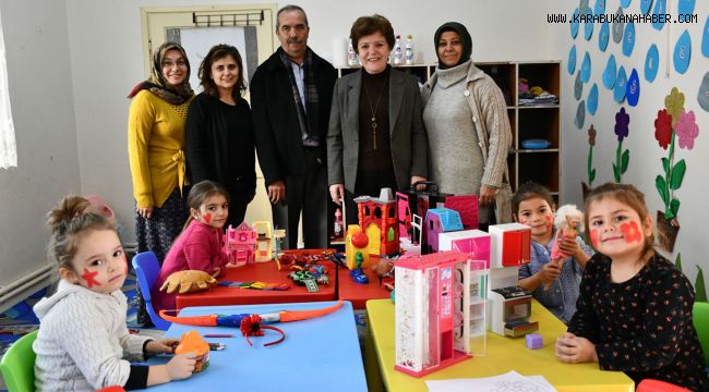 Karabük Belediyesi, Kreş Öğrencilerine Oyuncak Hediye Etti