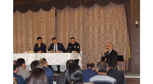 Kaymakam Ürkmezer muhtarlarla buluştu