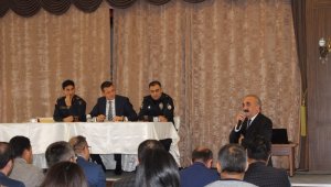 Kaymakam Ürkmezer muhtarlarla buluştu