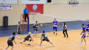 Kurumlar arası Voleybol turnuvası büyük ilgi görüyor