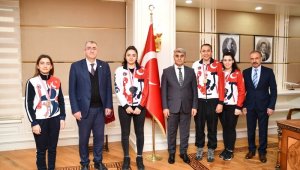 Milli sporculardan Vali Gürel'e ziyaret