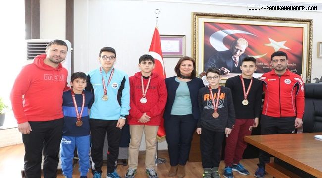 Dereceye giren sporculardan Köse'ye ziyaret
