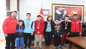 Dereceye giren sporculardan Köse'ye ziyaret