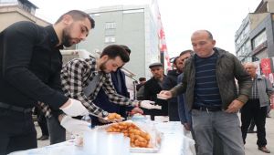 Karabük'te Necmettin Erbakan'ın ölüm yılı dolayısıyla lokma dağıtıldı