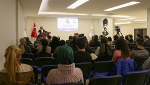 KBÜ'de sosyal medya ve dijitalizmin etkileri anlatıldı
