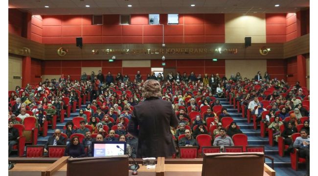 Kişisel Gelişim Uzmanı Aslanhan, öğrencilerle bir araya geldi