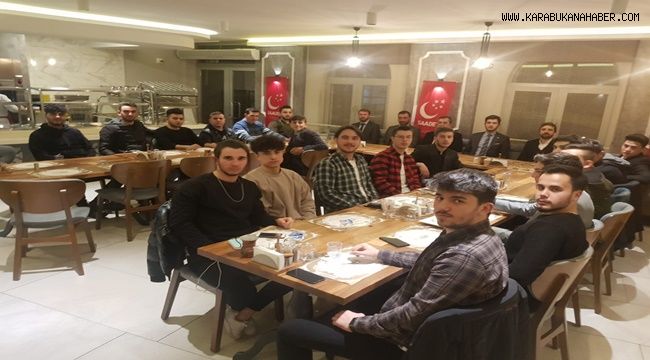 Saadet Partisi'nden gençlerle kaynaşma yemeği