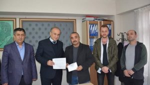 Gençlik platformu dezenfekte çalışmaları için belediyeye bağışta bulundu