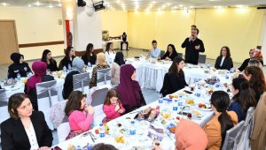 İl Emniyet Müdürü Tuğ, kadın personellerin gününü kutladı