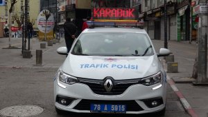 Polislerden 'Evde kal' çağrısı