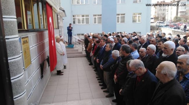 Şehit Mehmetçikler için gıyabi cenaze namazı kılındı