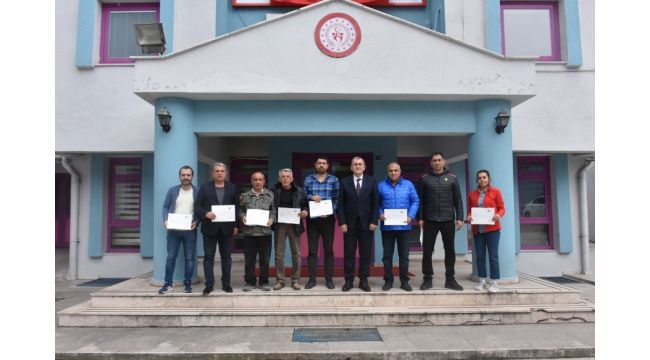 Spor kulüplerine tebrik belgeleri verildi