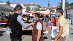 Halk pazarlarında Covid-19 tedbirleri devam ediyor