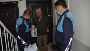 Zabıtadan 65 yaş üstü vatandaşlara yardım eli