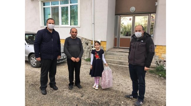 İl Başkanı Altınöz, harçlıklarını bağışlayan Zeynep'e oyuncak gönderdi