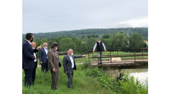 AK Partili vekiller Değirmencik Köprüsü'nde incelemelerde bulundu