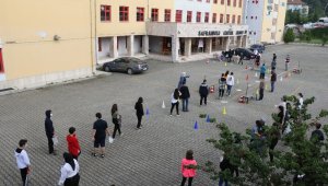 Karabük'te 3 bin 500 öğrenci sınava girdi